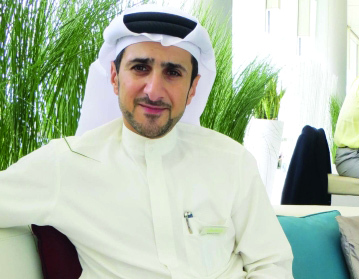 "عبدالله الشاعر: ورش متخصصة لتأهيل كوادر الكتّاب المحليين"