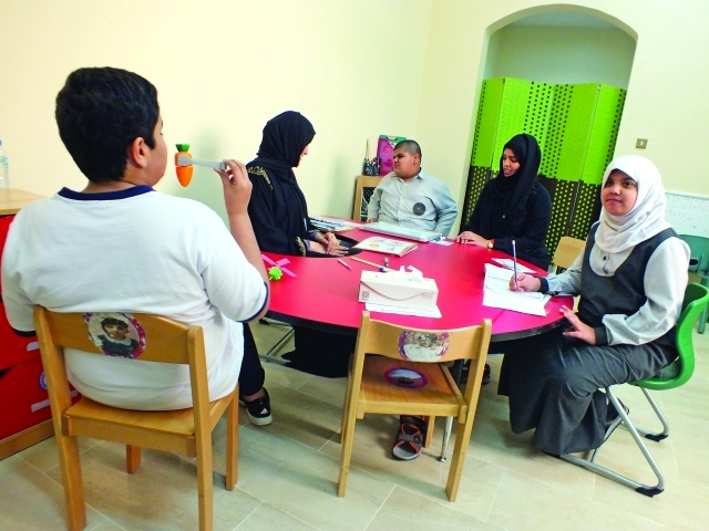 "برامج تأهيلية يوفرها المركز لعلاج المتوحدين - البيان"