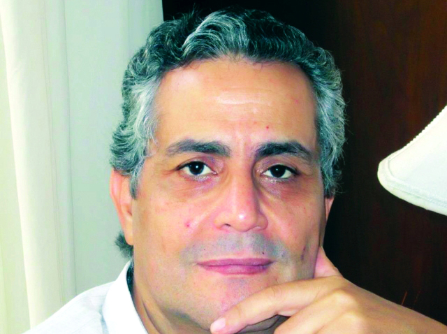 "الدكتور كمال مغيث"