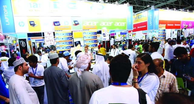 "ازدحام الساعات الأخيرة في المعرض"
