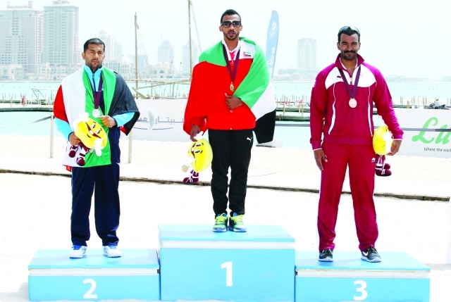 "الحمادي على منصة التتويج - البيان"