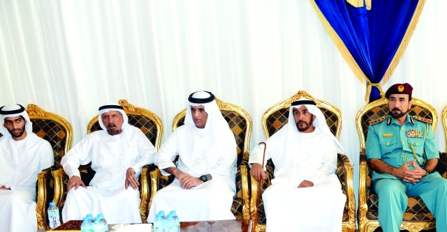 "سعود بن صقر يقدم واجب العزاء بحضور خالد بن سعود وسيف الشعفار وام"