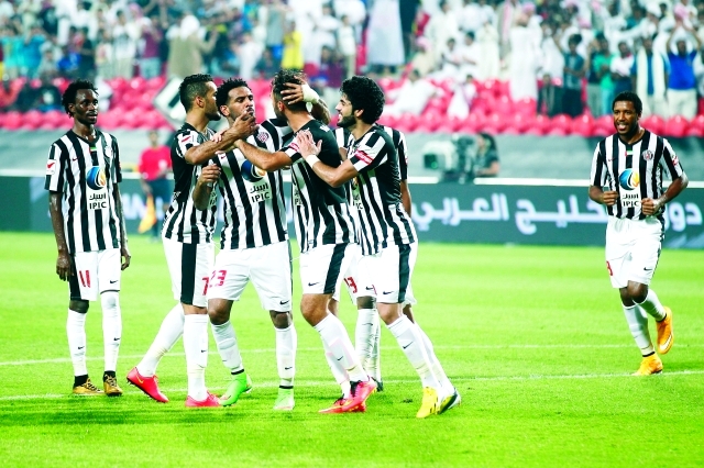 "فرحة عبد الله موسى مع لاعبي الجزيرة بالانتصارات المتتالية في الدوري \t\t\t\t\t\t\t\t\t البيان"