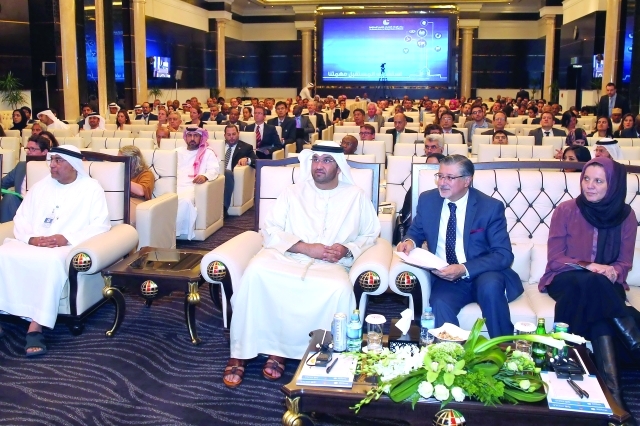 "سلطان الجابر وكبار المسؤولين خلال إطلاق خارطة الطاقة المتجددة \t-البيان"