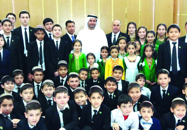 "الطاهر مع ناشئي مجمع عشق آباد العالمي للشطرنج- البيان"