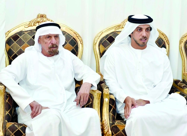 "منصور بن زايد يقدم واجب العزاء - وام"