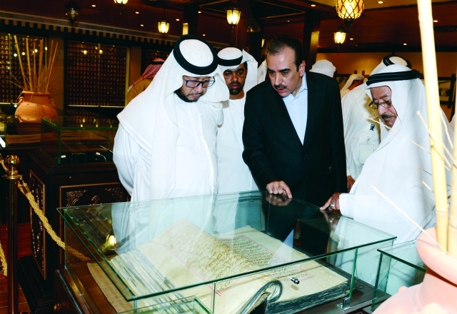 "..وسموه يطلع على بعض المخطوطات التاريخية\t وام"