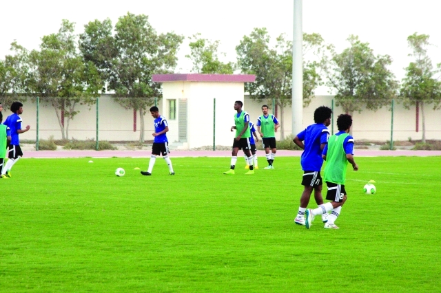 "من تدريبات منتخب الناشئين في نادي الحمرية"