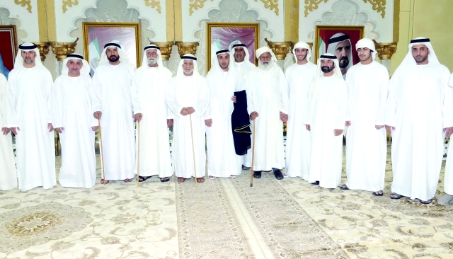 "أحمد بن سرور والعريس ووالده وعدد من الحضور"