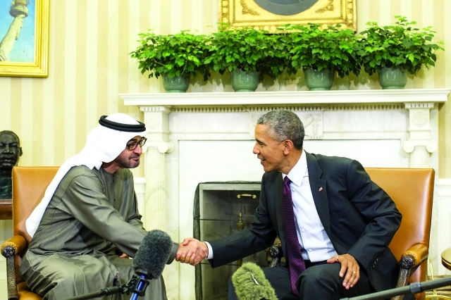 "وسموه مصافحاً الرئيس الأميركي خلال اللقاء \tوام"