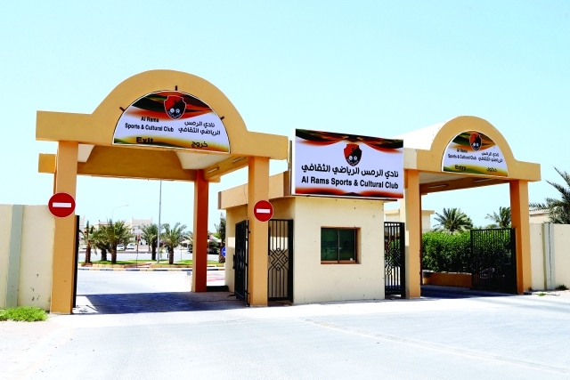 "إضاءة الرمس من عصر السبعينات \t\t\t\t\t\t\t\t\t\t تصوير: محمد حنيف"