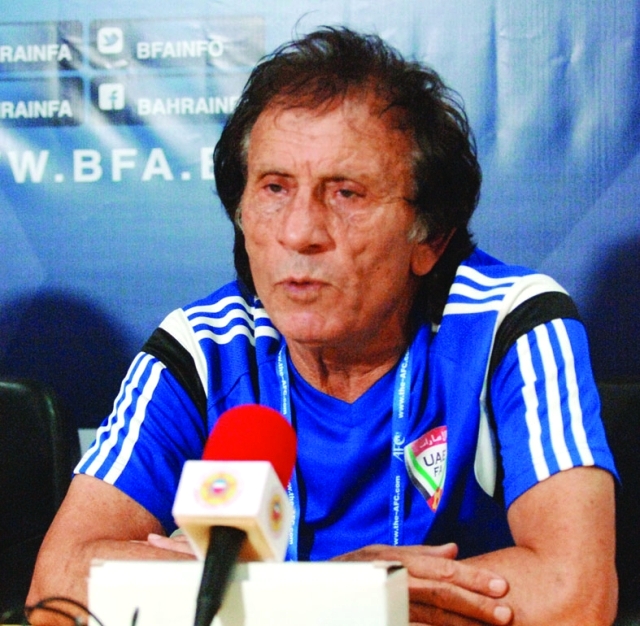 "مدرب المنتخب"