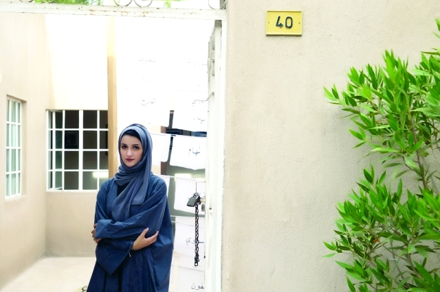 "آمنة الدباغ أمام جانب من مشروعها"