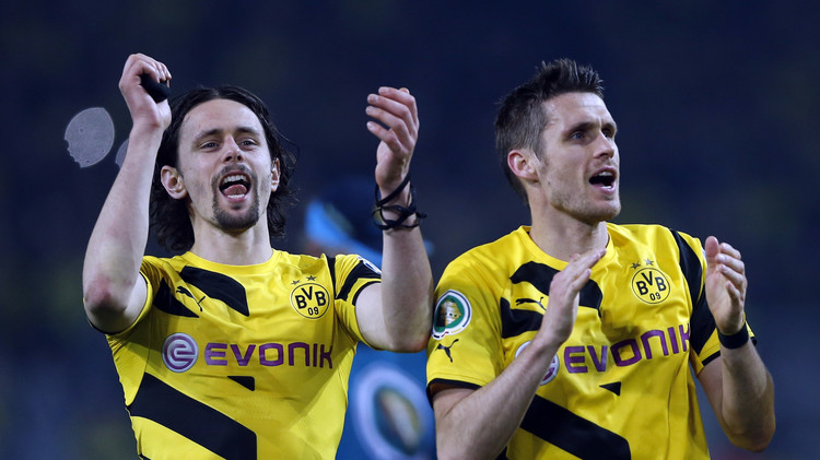 دورتموند يواصل صحوته بثنائية نظيفة في شباك فرانكفورت