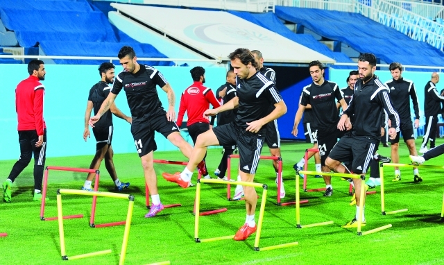"من تدريبات بني ياس استعداداً للظفرة   البيان"