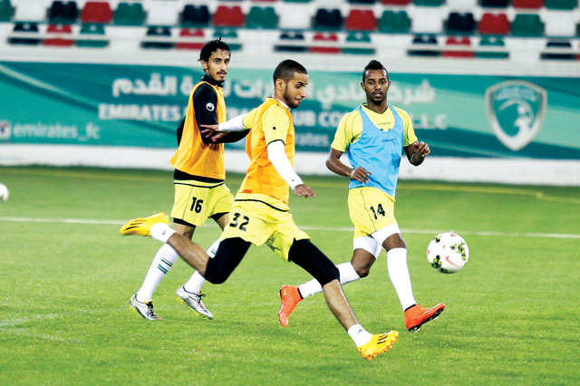 "لاعبو الإمارات يتدربون استعداداً للقاء النصر \t - البيان"