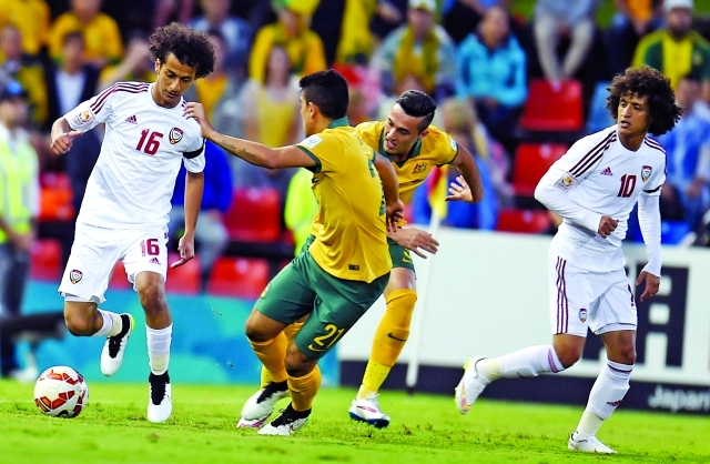 "الأبيض خلال المباراة مع أستراليا في منافسات كأس آسيا الأخيرة \t-البيان"