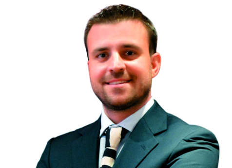 "د.  ماتيو فيغو - المدير الطبي لمستشفى الأكاديمية الأميركية للجراحة التجميلية"