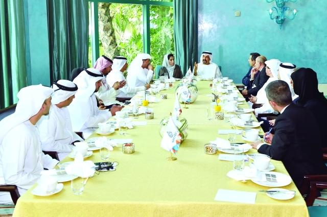 "المكتب الإعلامي لحكومة دبي يطلق مبادرة \"جلسة مع مسؤول\" حوار صريح وبنّاء بين الإعلام المحلي وكبار المسؤولين في دبي تصوير محمد هشام"