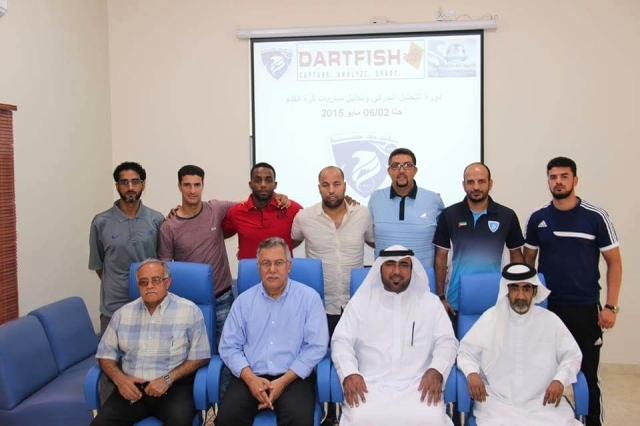 "المشاركون في الدورة مع المحاضر ومسؤولي نادي حتا-البيان"