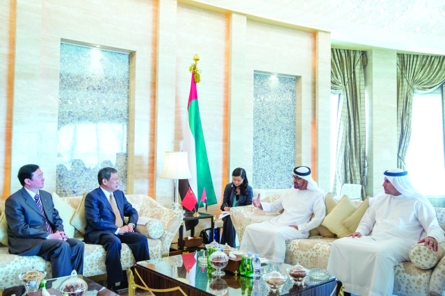 "محمد بن زايد لدى استقباله يانغ شيونغ"
