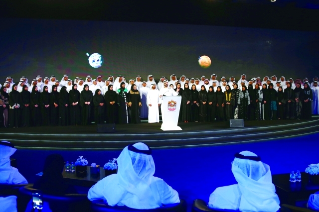 "محمد بن راشد متحدثاً خلال الإعلان عن تفاصيل مشروع «مسبار الأمل» - تصوير: خليفة اليوسف ومحمد هشام"