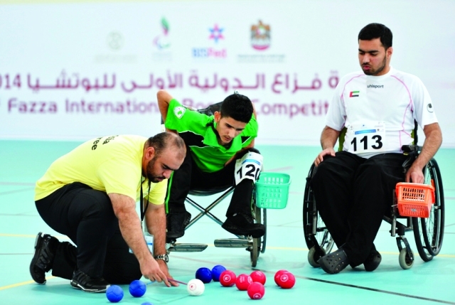 "■ مركز راشد يلعب دوراً مجتمعياً مهماً | البيان"