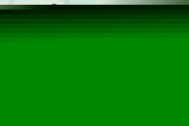 "■ بتروبيا ينطلق بالكرة وسط حصار وصلاوي | تصوير - يونس يونس"