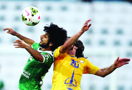 "■ جانب من مباراة الشباب والظفرة  |  تصوير - سالم خميس"