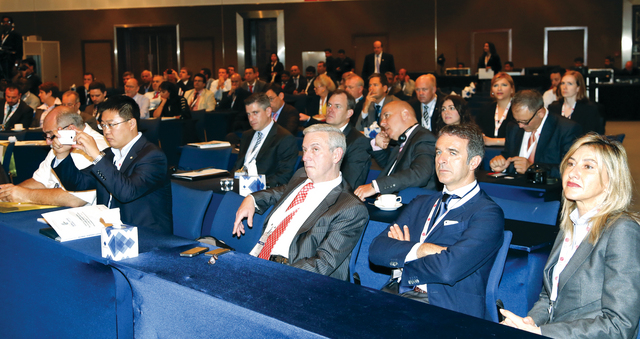 880 ألف حركة جوية في الدولة 2015
