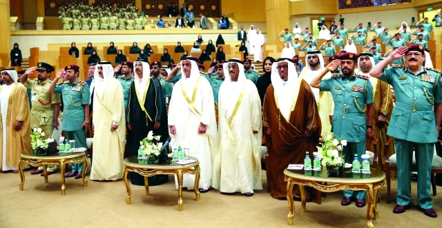 "■ سيف بن زايد ومحمد المر وعبد الله بلحيف النعيمي وأحمد الزعابي وضاحي خلفان وقيادات شرطية خلال المؤتمر | البيان"