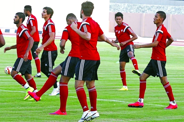 "■ تدريب المنتخب الوطني على ملعب شعبية الرياضة العسكرية | البيان"