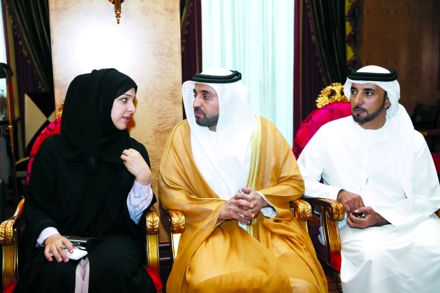 "ريم الهاشمي وخليفة سليمان وسلطان السبوسي"