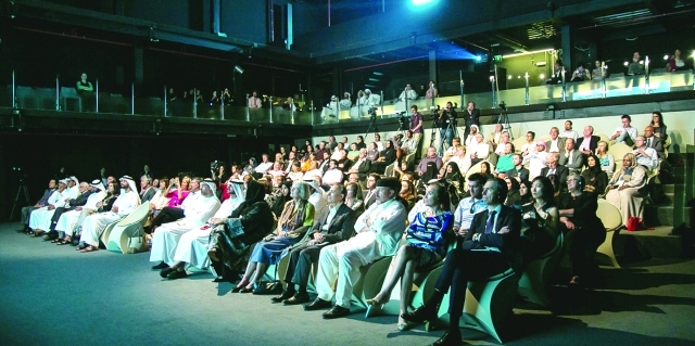 "جانب من الحضور"