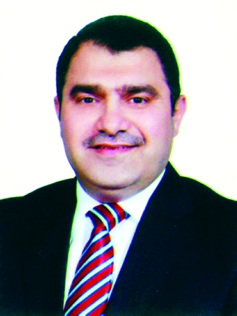 "د. أحمد الفكري"