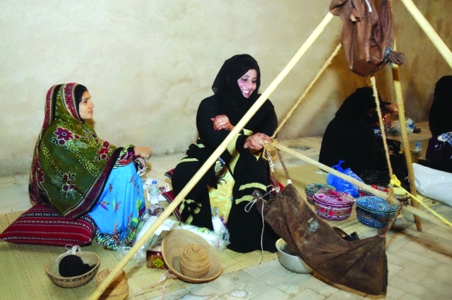 "جانب من فعاليات السوق"