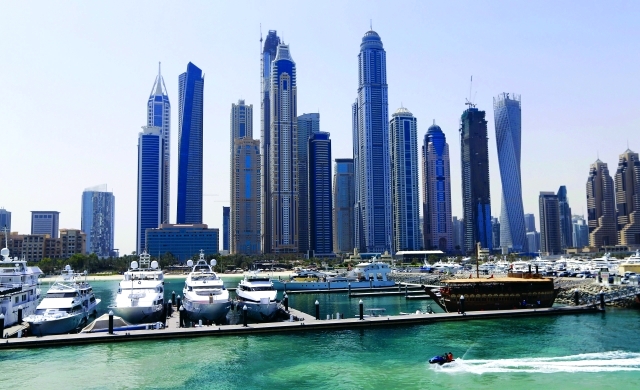 "■ دبي احنفلت باليوبيل الفضي للسباق | البيان"