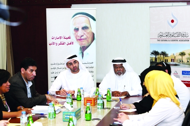 "■ بلال البدور وعلي الشعالي خلال المؤتمر الصحافي | تصوير - موهان"