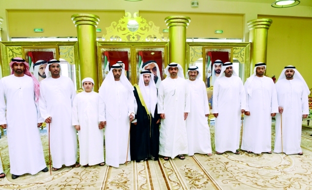 "■ حامد بن زايد خلال حضوره أفراح المهيري والكويتي | وام"