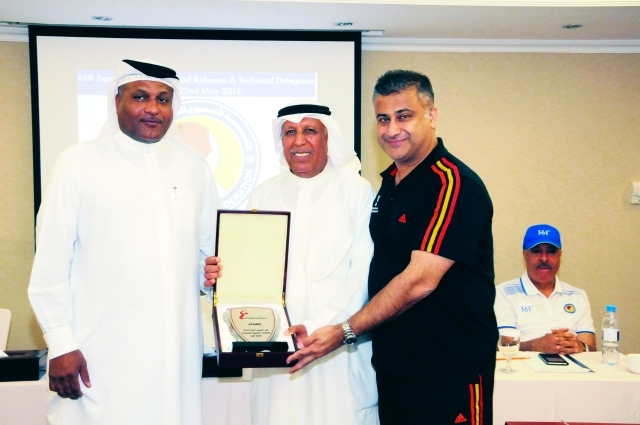 "■ خلال ختام دورة المراقبين الفنيين لكرة اليد | البيان"