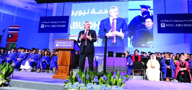 "■ غوردون براون يتحدث للخريجين"
