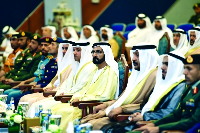 "■ محمد بن راشد وهزاع وسيف بن زايد وأحمد بن طحنون وسعيد بن محمد والرميثي وكبار الضباط"