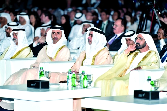 "■ نائب رئيس الدولة وسيف وعبد الله بن زايد ونهيان بن مبارك خلال الحفل"
