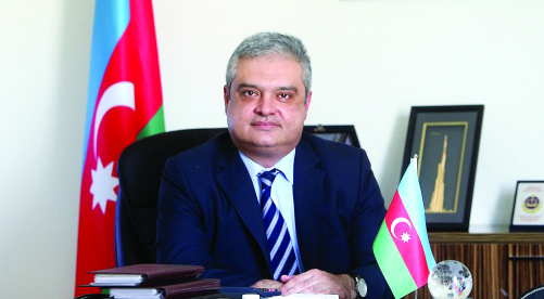 "برفيز إسماعيل زاده   تصوير ــ عبد الحنان"