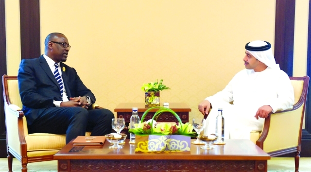 "■ عبدالله بن زايد ملتقياً عدداً من نظرائه على هامش الاجتماع | وام"