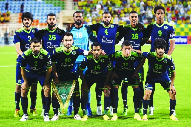 "ترويسة - خلال تتويج فريق نادي الشباب ببطولة دوري أبطال الخليج في مسقط , مايو 27 2015 - تصوير- سالم خميس"