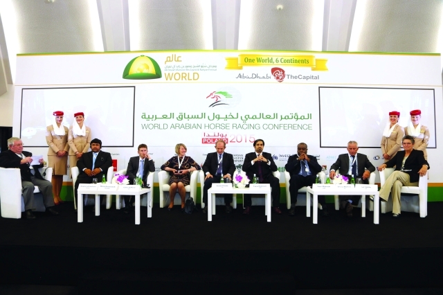 "■ الجلسة الثانية للمؤتمر ناقشت موضوع السباق والتدريب | تصوير: مرهف العساف"