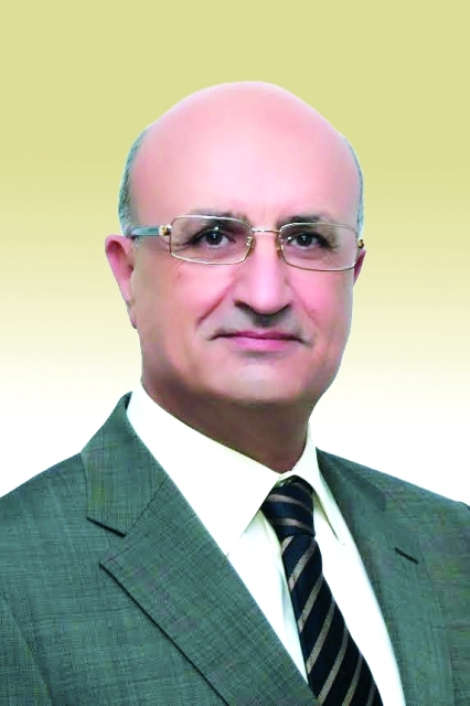 "منير عويس"