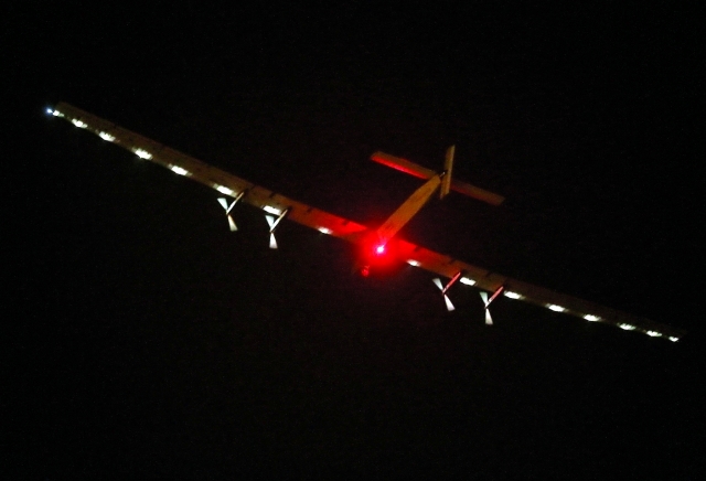 "■ الطيار سيتعرض خلال الرحلة لدرجات حرارة مرتفعة في الصباح | البيان"