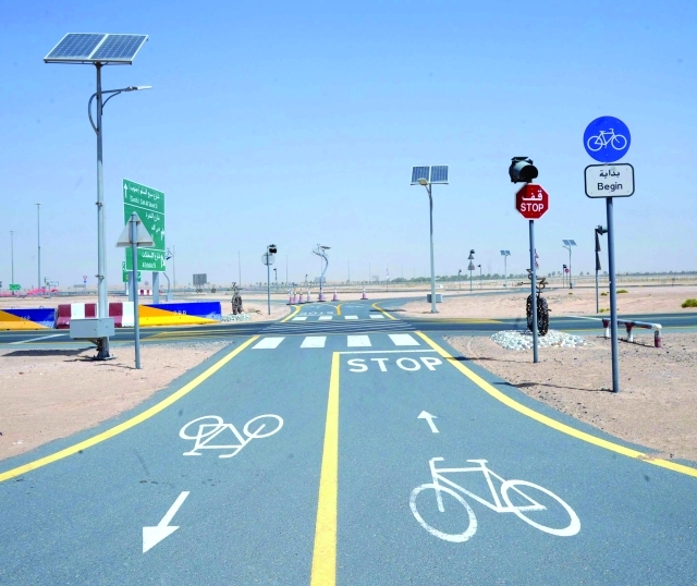 "■ مسارات الدراجات الهوائية وجدت لسلامة الجمهور | من المصدر"